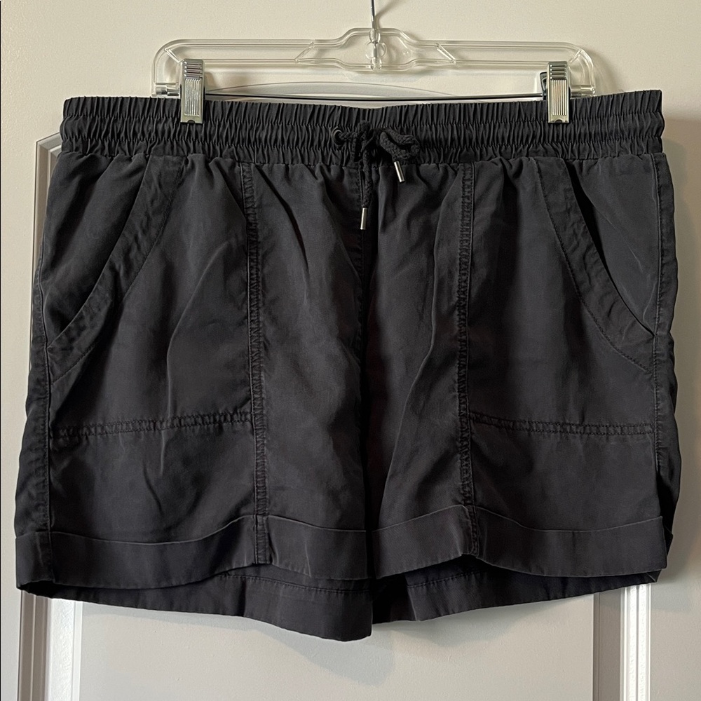 Universal Thread  Drawstring Shorts XL